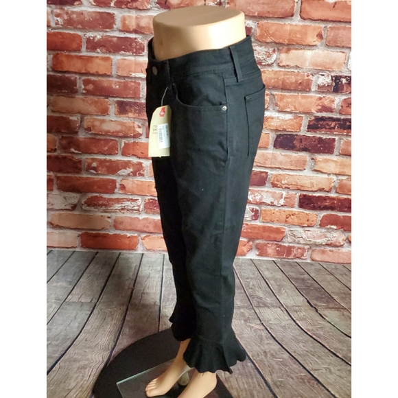 Levi's 711 Black Crop Jeans Size 12 NWT - Picture 2 of 2